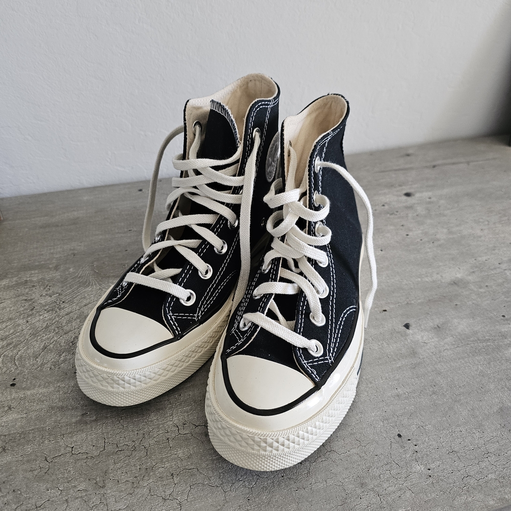 Chuck 70 Hi Sneaker in Black & Egret